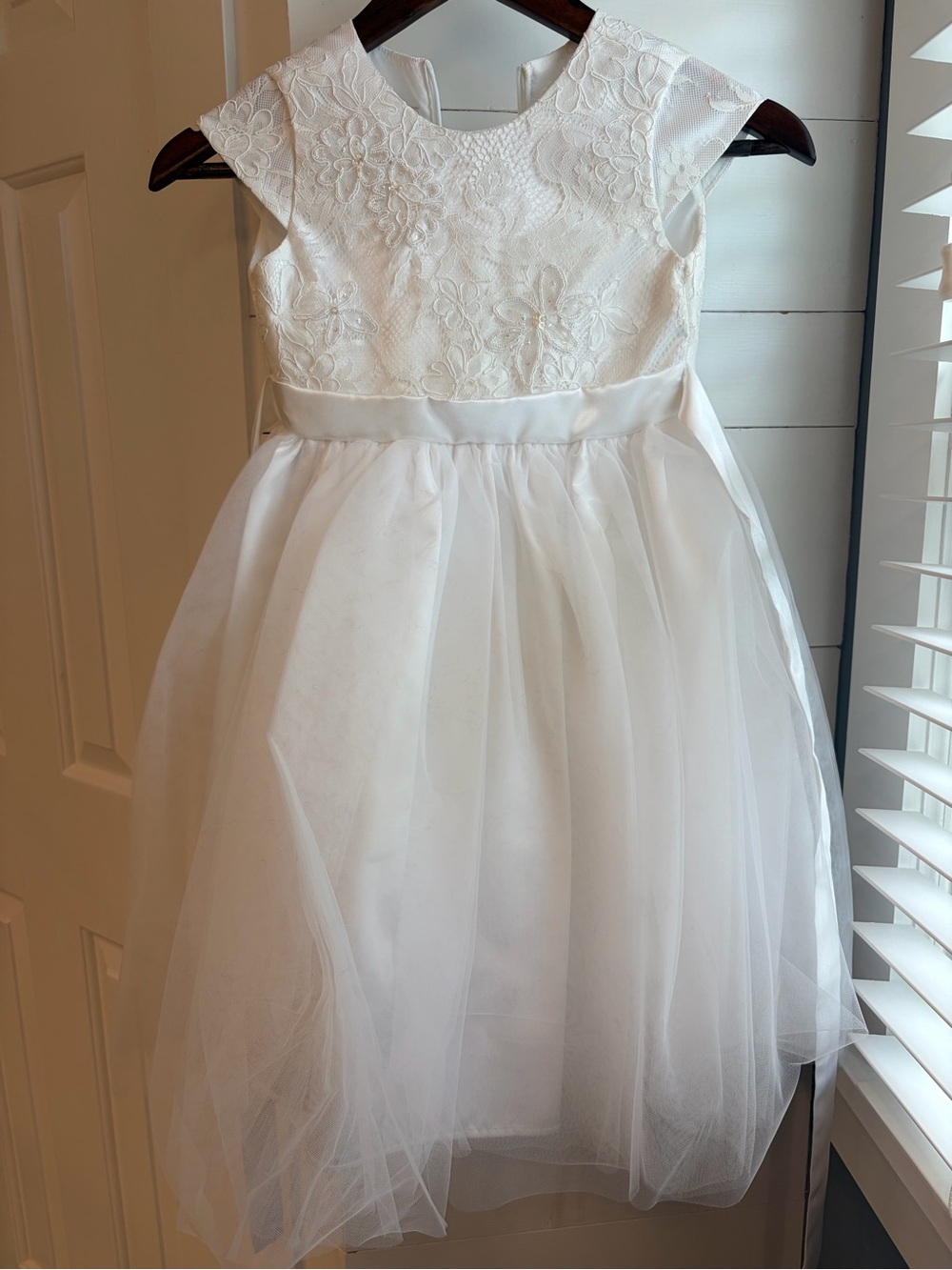 Isobella & Chloe White Floral Lace Tulle Dress